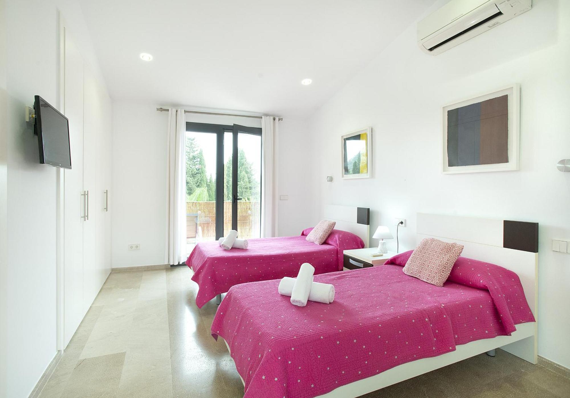 Villa Owl Tereu - Luxury Retreat With Mountain Views *