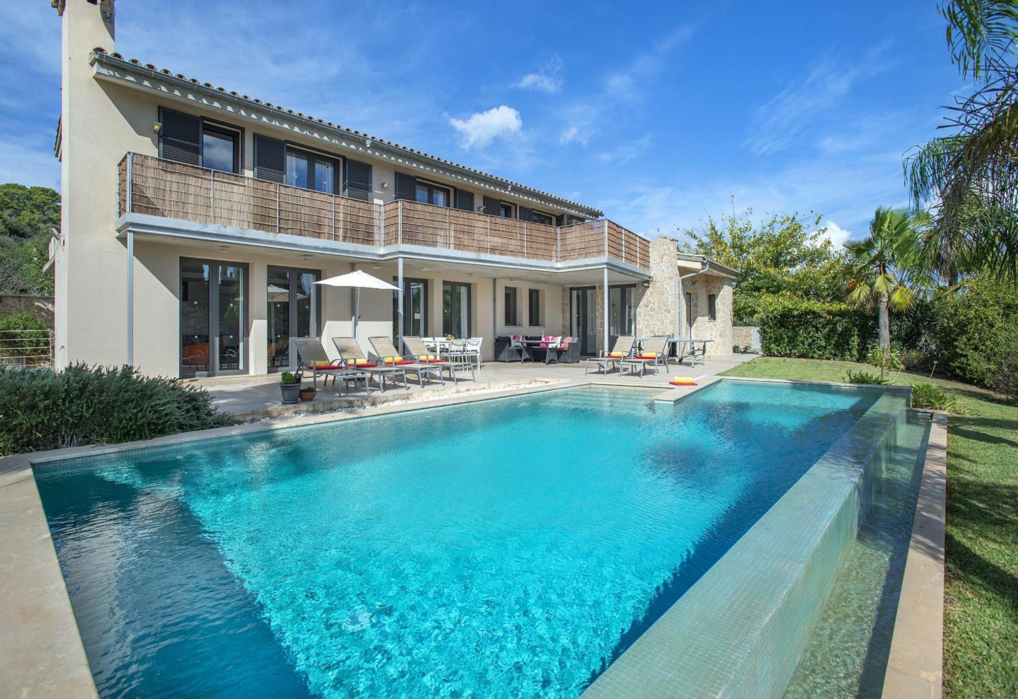 Villa Owl Tereu - Luxury Retreat With Mountain Views *