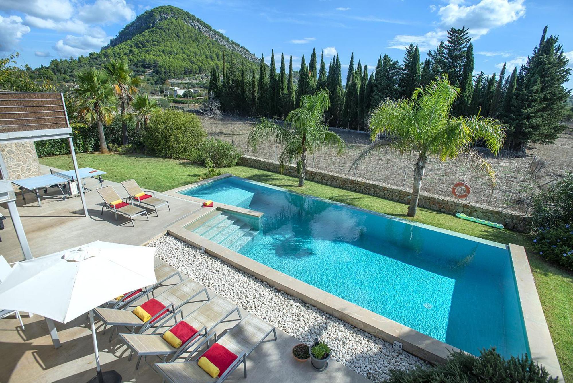 Villa Owl Tereu - Luxury Retreat With Mountain Views *
